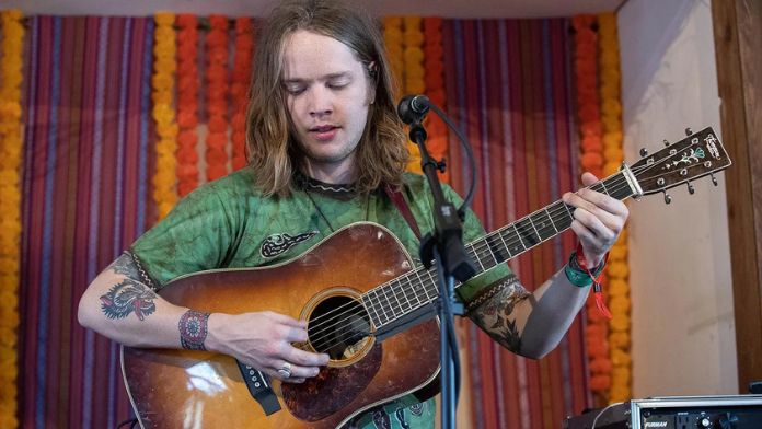 How to Master Billy Strings Songs A Guitarist's Guide